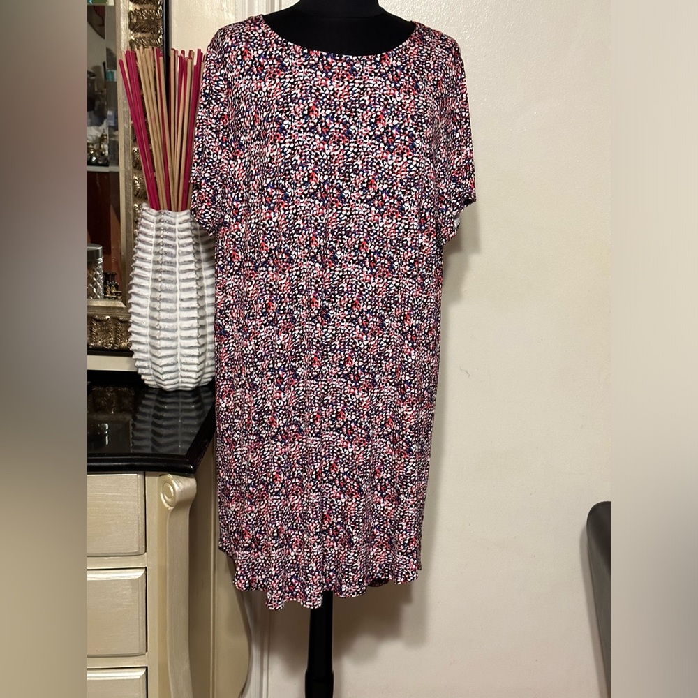 TAHARI BEAUTIFUL 😻 SOFT STRETCH PLUS SIZES FLORAL SHIFT DRESS SIZE 2X LIKE NEW